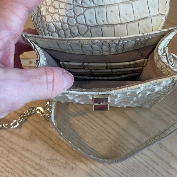 BRAHMIN Cream Crocodile-Embossed Crossbody Bag - Picture 4 of 6
